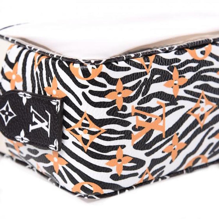 Louis Vuitton Beach Pouch Limited Edition Jungle Monogram Giant at 1stDibs
