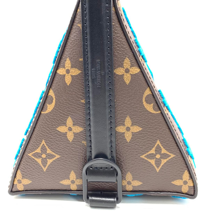 Louis Vuitton Triangle messenger bag new Black Leather ref.185937