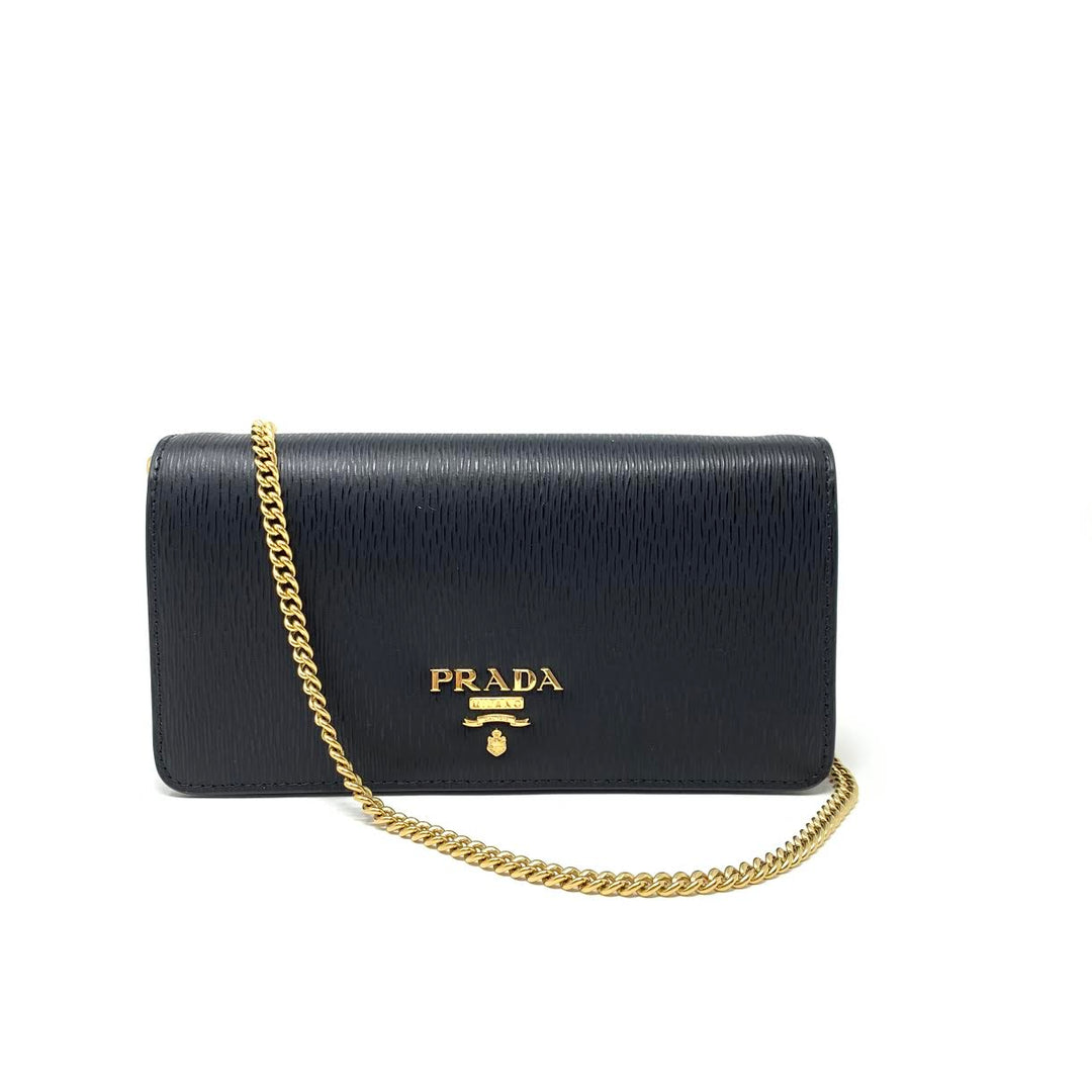 Prada Vitello Move Wallet on Chain